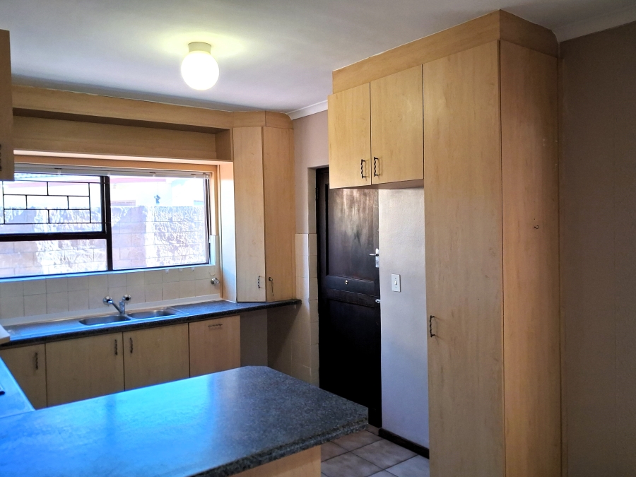 To Let 2 Bedroom Property for Rent in Jagtershof Western Cape